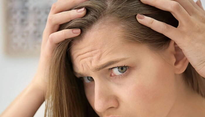 Wie unsere Haare altern – und warum alles in der Kopfhaut beginnt